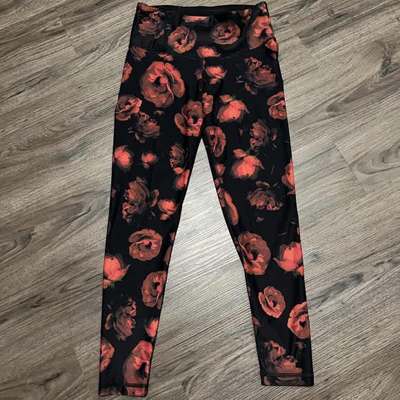 Victoria’s Secret - Victoria Sport Ladies Size M Leggings - Black & Coral Floral - Picture 5 of 13